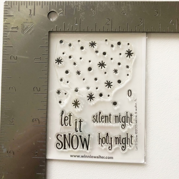 NIP Winnie & Walter Clear Rubber Stamps WW054 "Let It Snow" - Picture 3 of 3